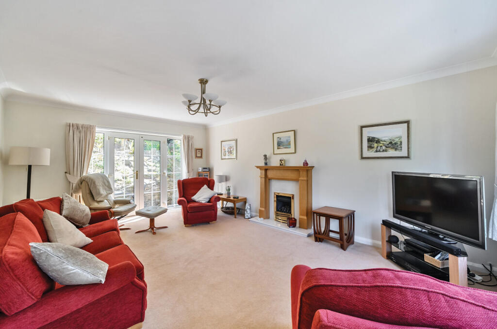 1298401-9-682de9b...