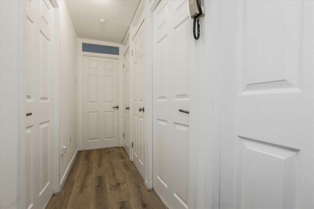 Entrance Hallway (1)