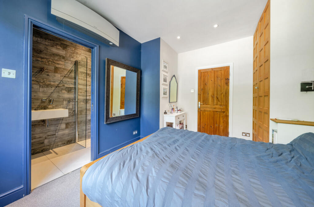 1356928-4-68d14e6...