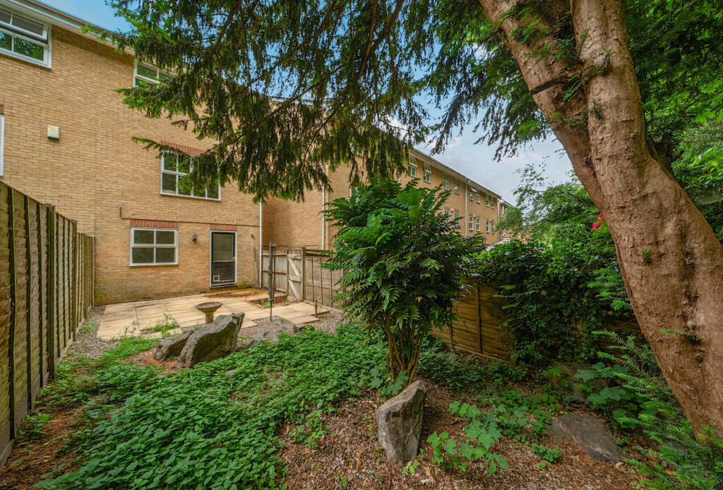 1294542-4-682f127...