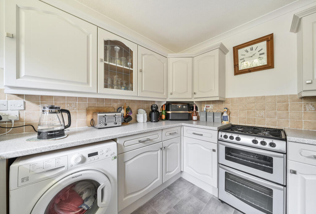 1336431-11-689b4b...