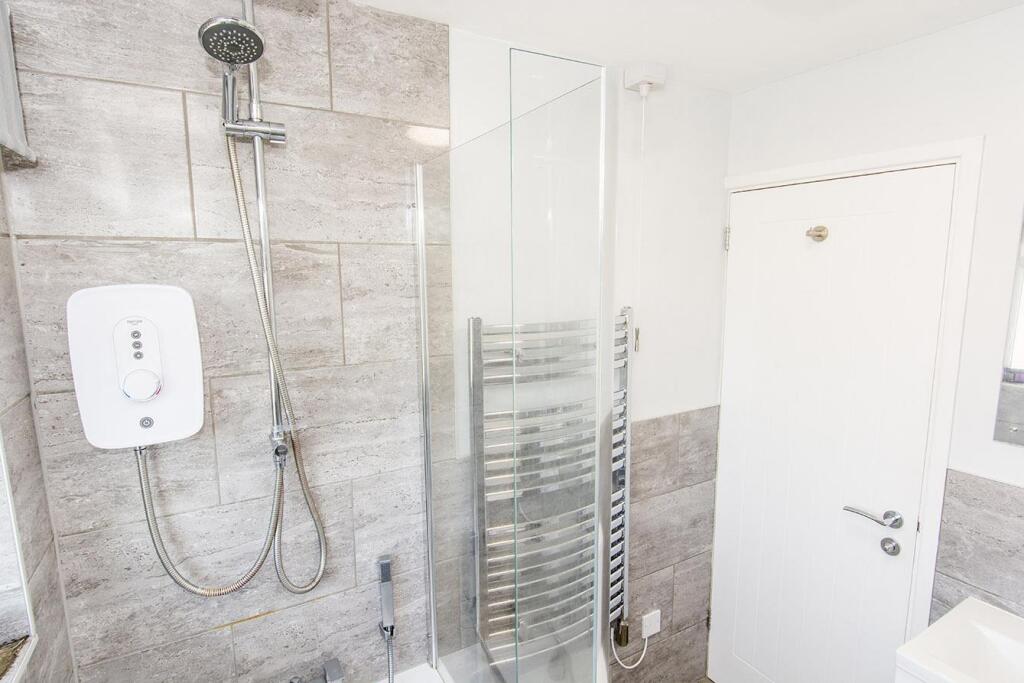 Bathroom Photo 2
