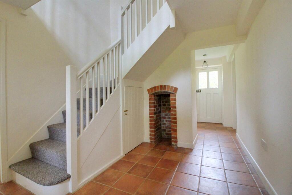 Hallway.jpg