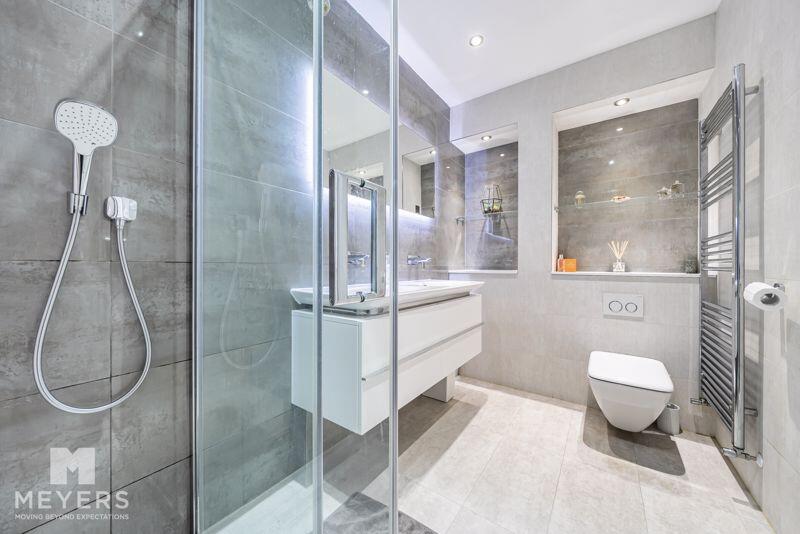 En Suite Shower Room