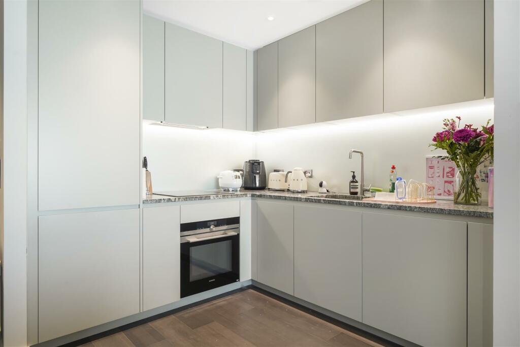Flat 1202, 10 Cutter Lane - 4qOzktWrQ31RPtPqBtnf.j