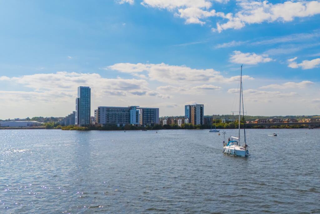 Prospect place with Boat2