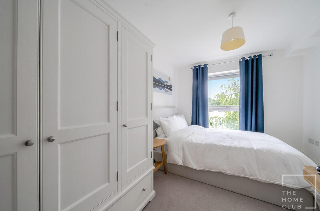 8370c8c5-6d78-449...