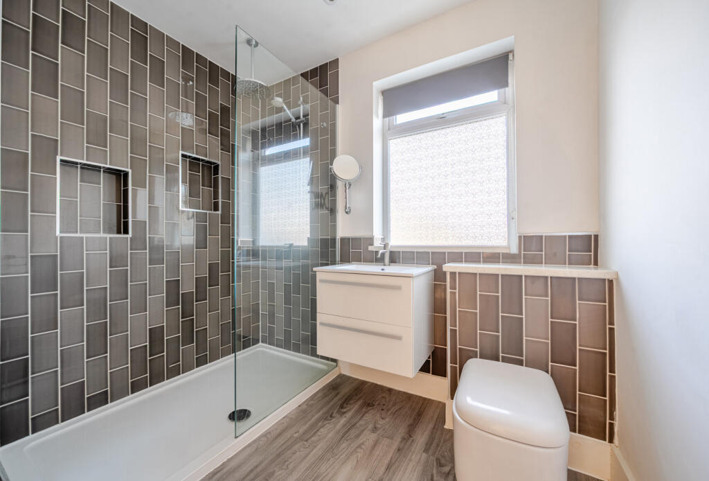 1383580-15-692599...