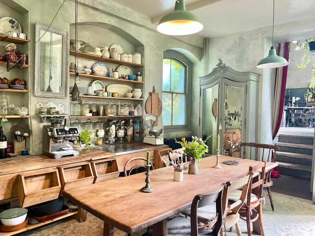 Kitchen/Dining Room (4)