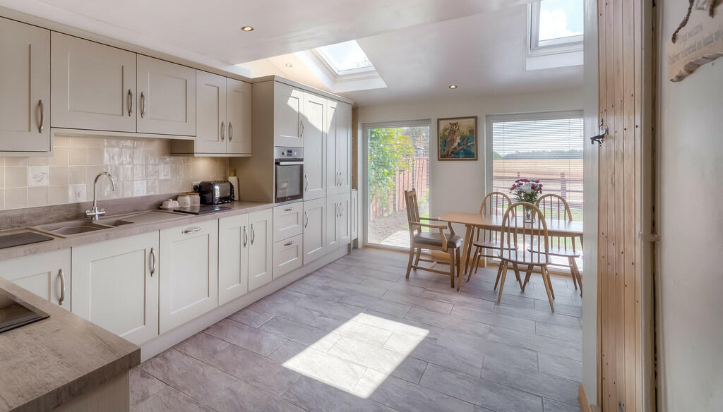 Kitchen/living sp...