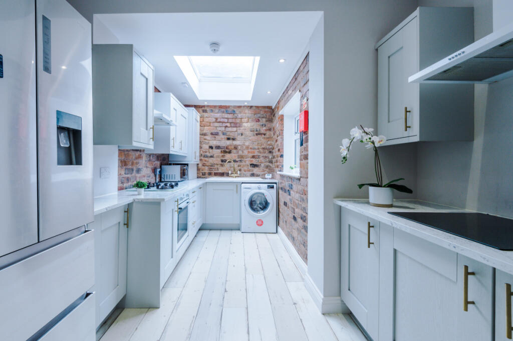 70 Langton Road Kitchen 2