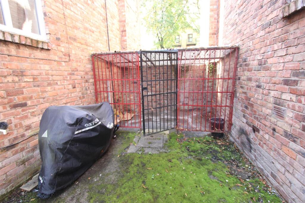 Chatham Grove Car Park (6).JPG