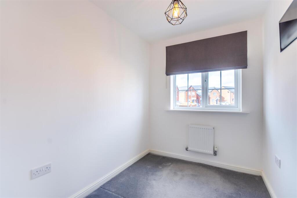 8637806-interior19v2.jpg