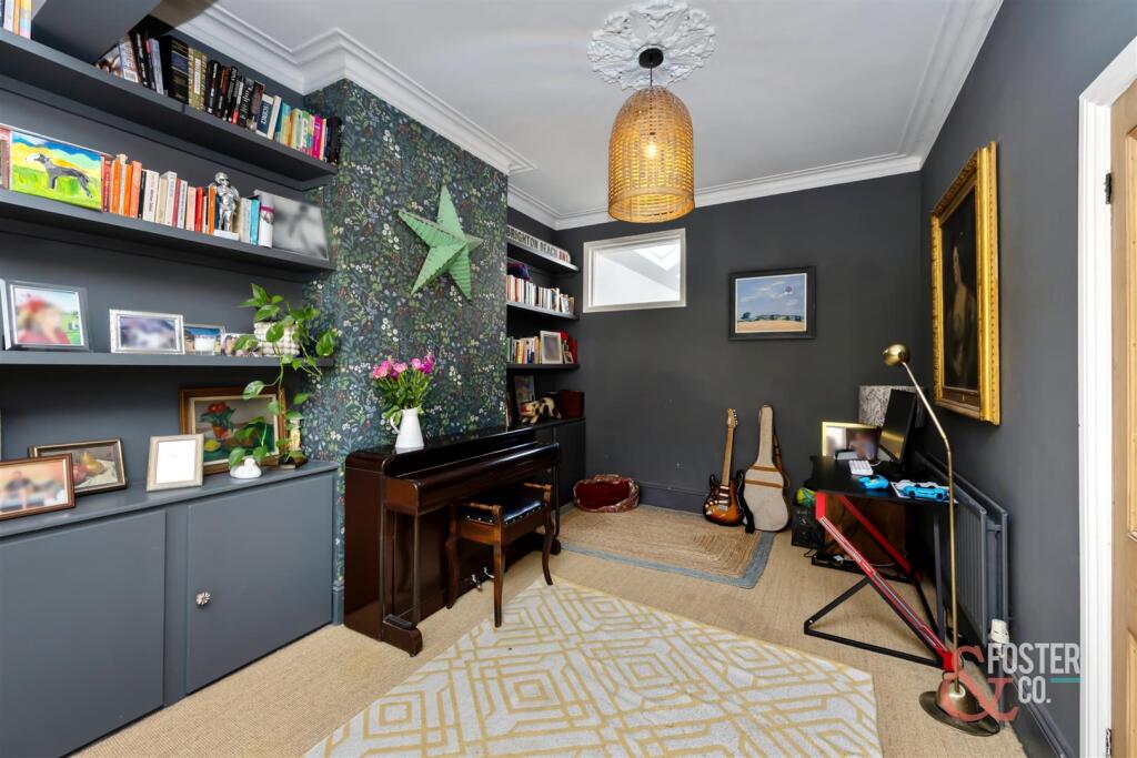 Waldegrave Road, 108-021.jpg