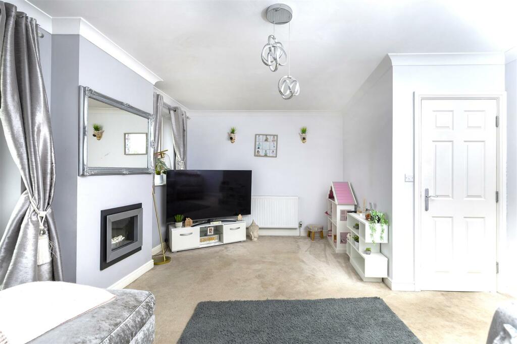 Bramleys Estate Agents - Heatherdale - Halifax (12