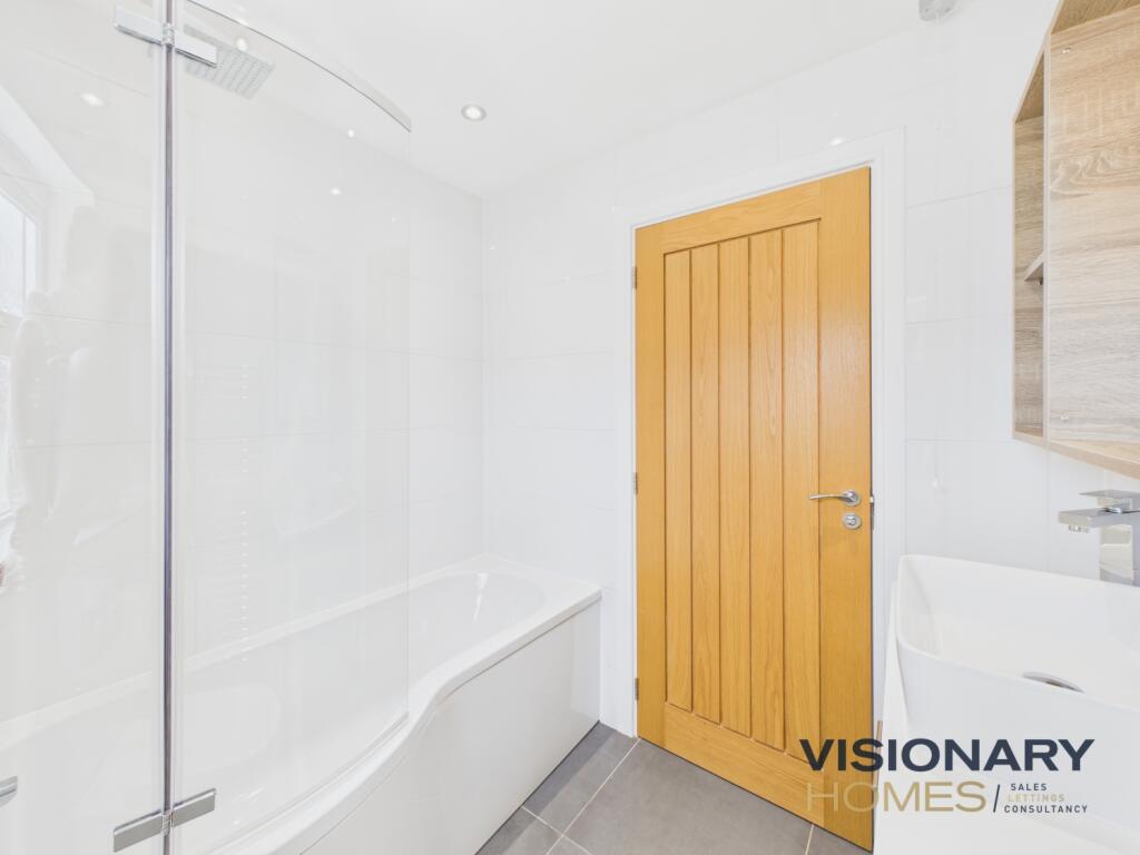 CAM03522G0-PR0217-STILL006