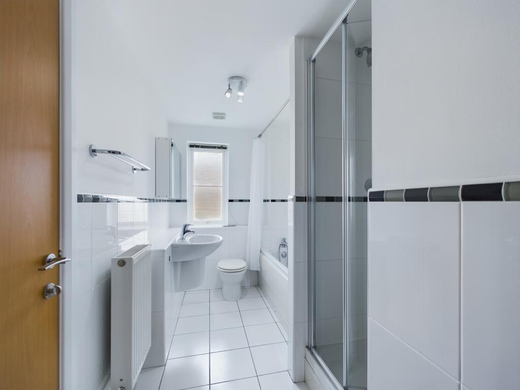 CAM01440G0-PR0125-STILL008