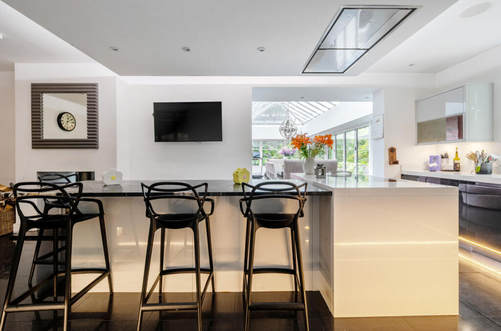 1299450-10-6835a7...