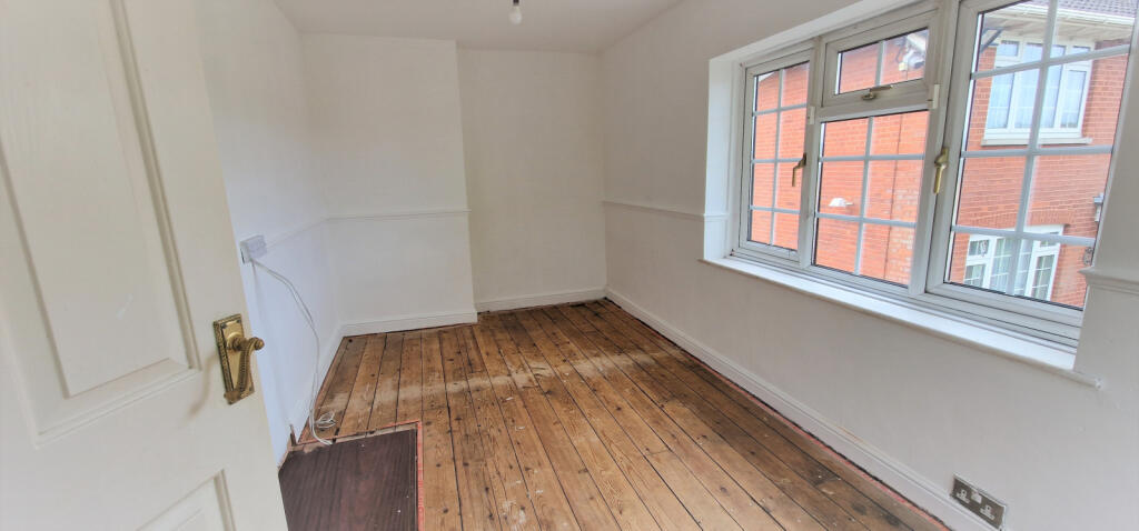 FRONT BEDROOM
