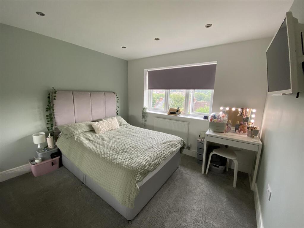 Bedroom no.2 rear double: