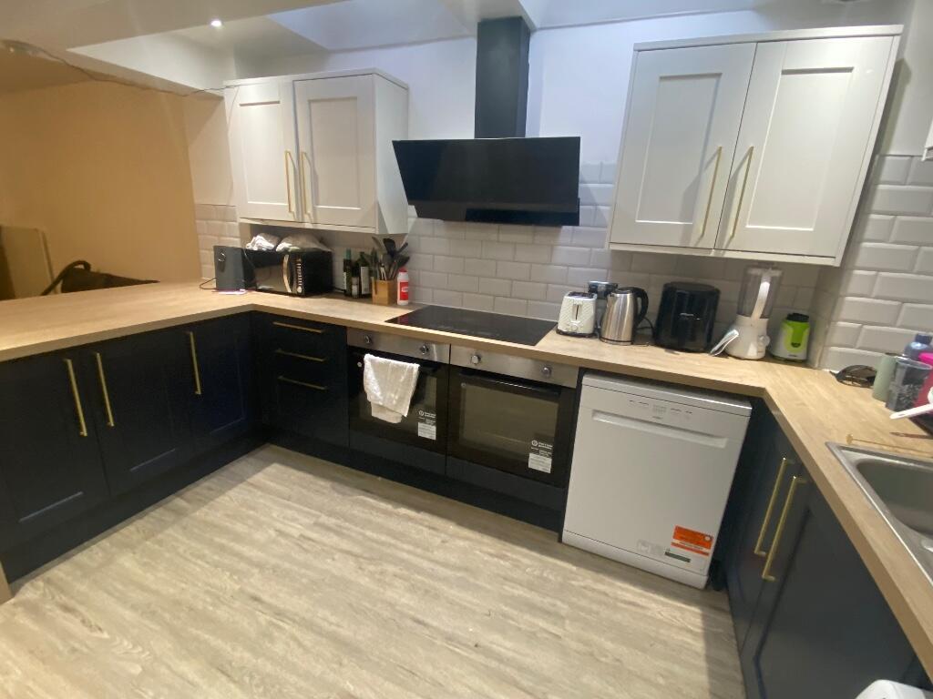 Living Room/ Kitchen