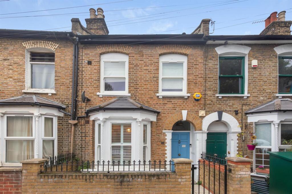 Hollydale Road, London