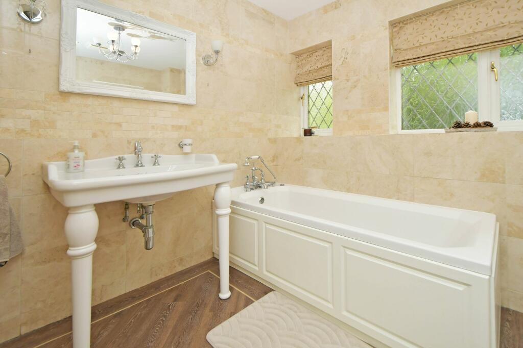 Principal bathroom