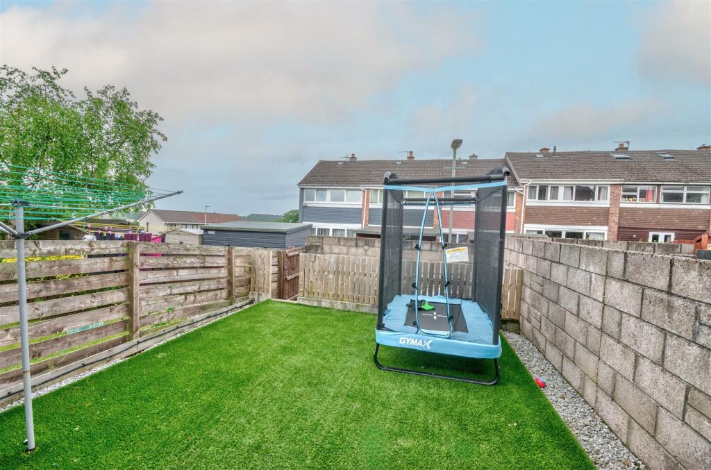 48 brackens Road Dundee-11.jpg