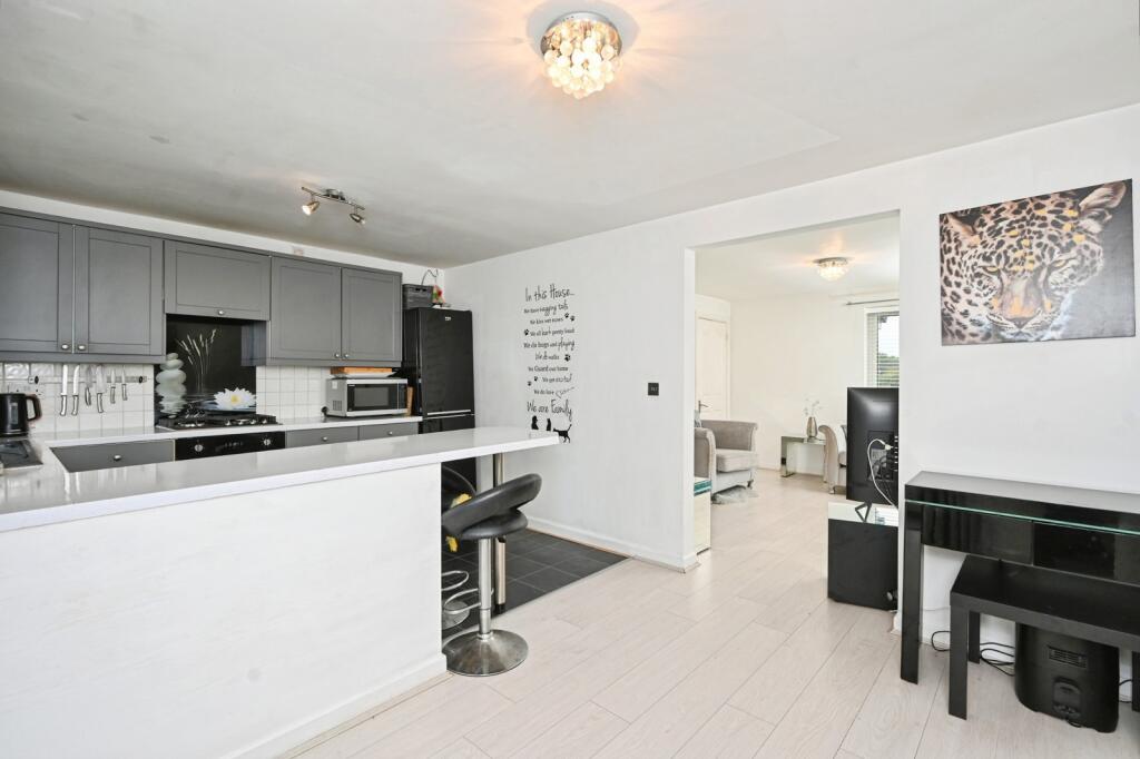 Kitchen/Dinning Area