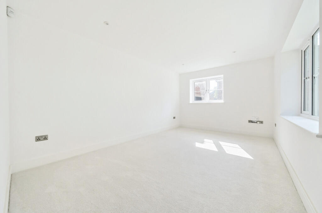 1295998-25-683043...