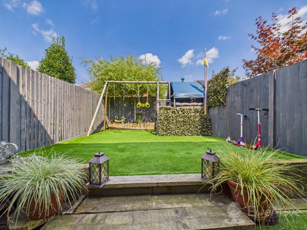 CAM03624G0-PR0159-STILL009