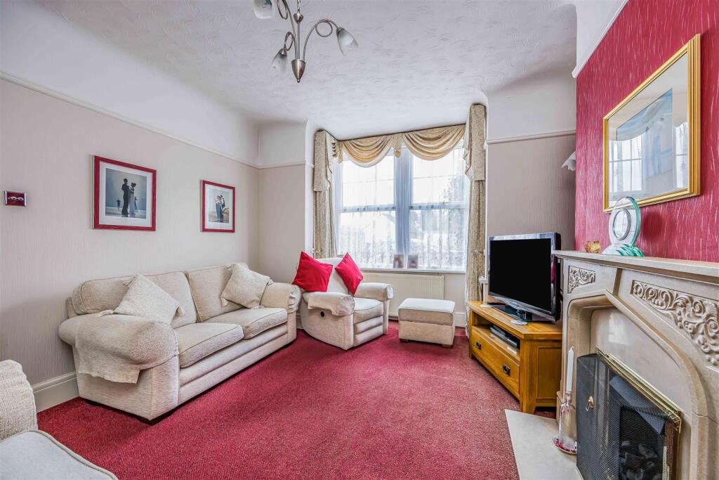 2A Wesley Grove, Copnor-Small-PorticoMarketing-Sol
