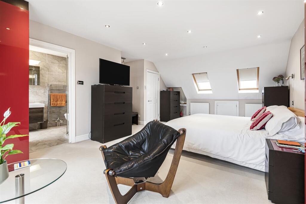 BEDROOM 1 (PIC 2) LOFT