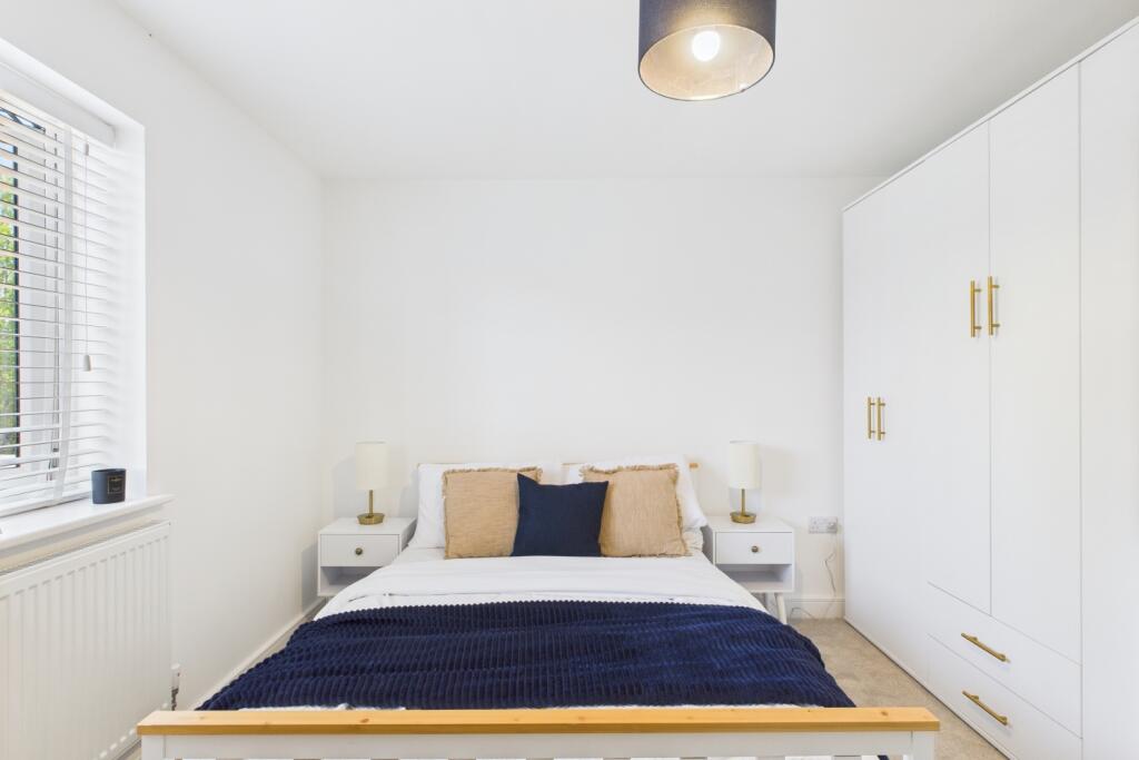 EweMove Spalding - Jubilee Way - Bedroom