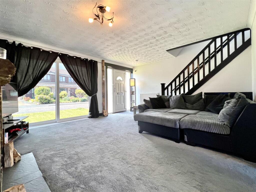 Katrine Drive, Crossford