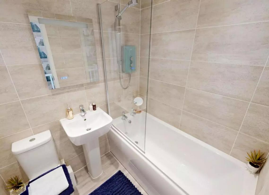 Braunton Bathroom.png