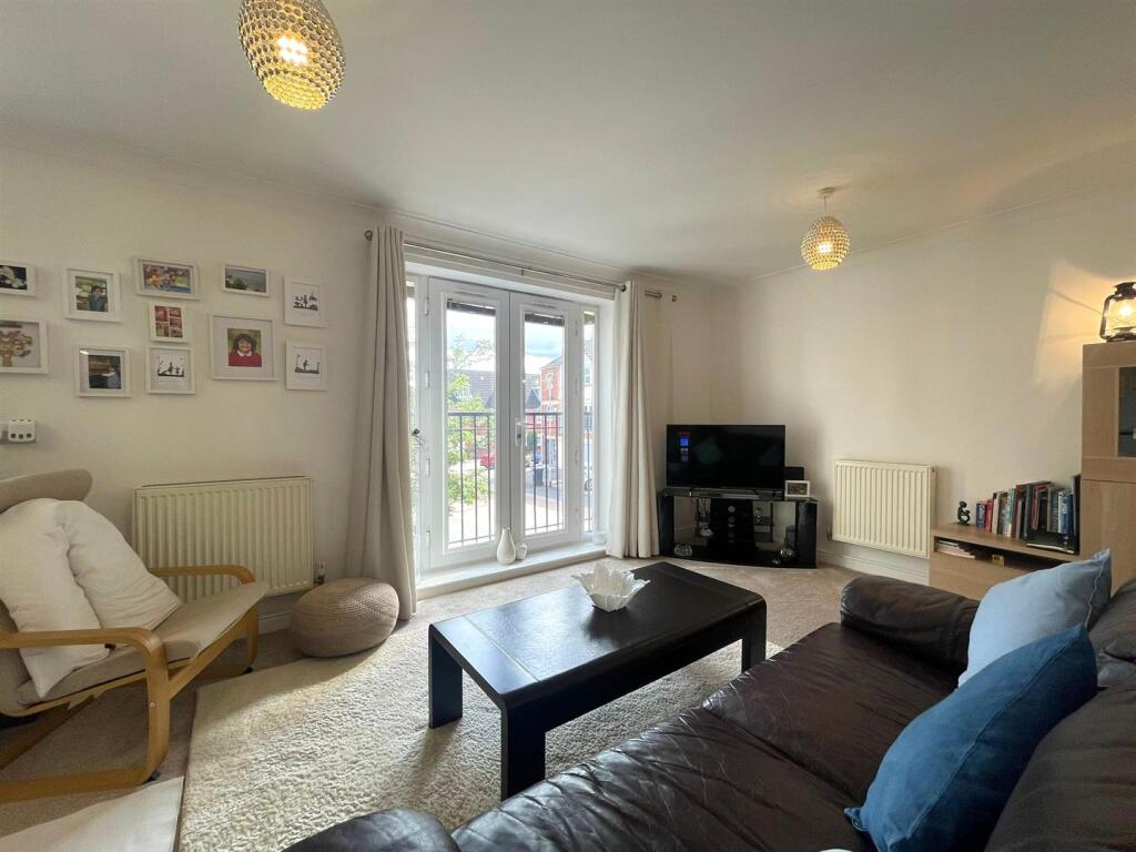 Open Plan Kitchen / Living Room