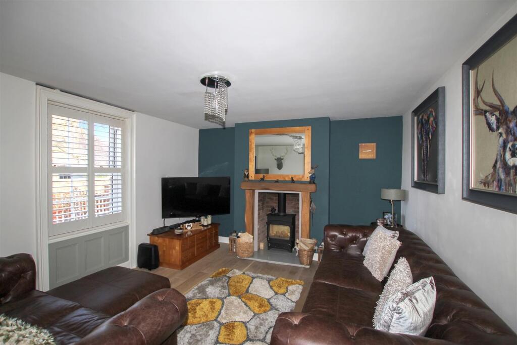 Living Room - b.JPG