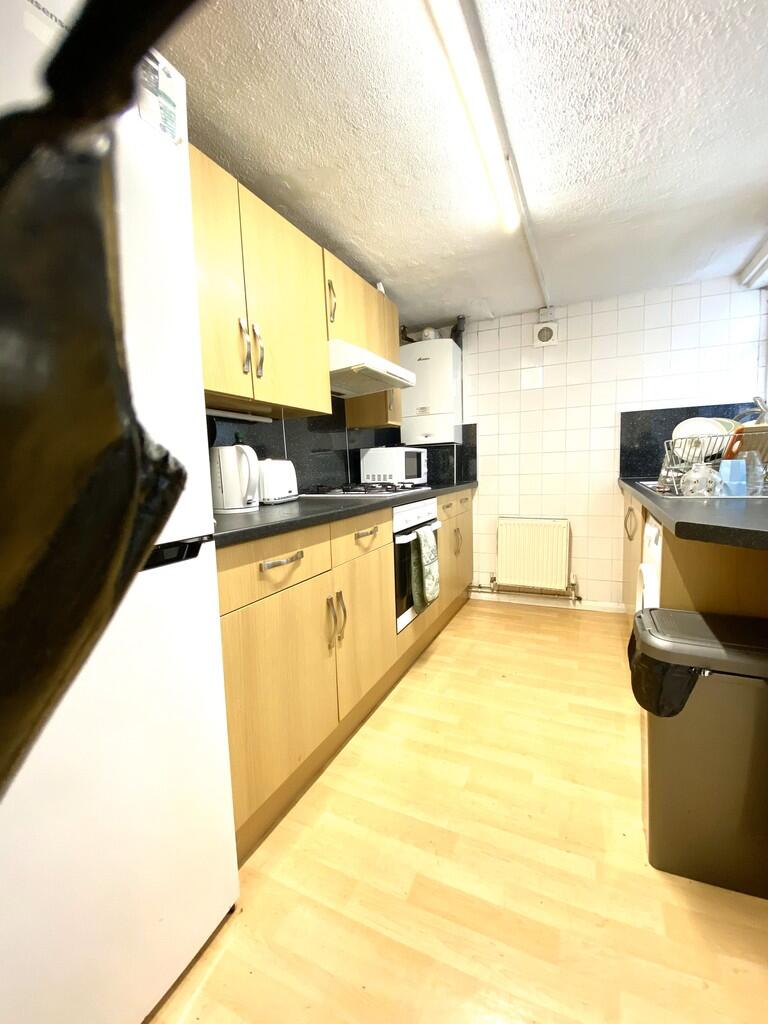 B480F6DC-55E4-42D...