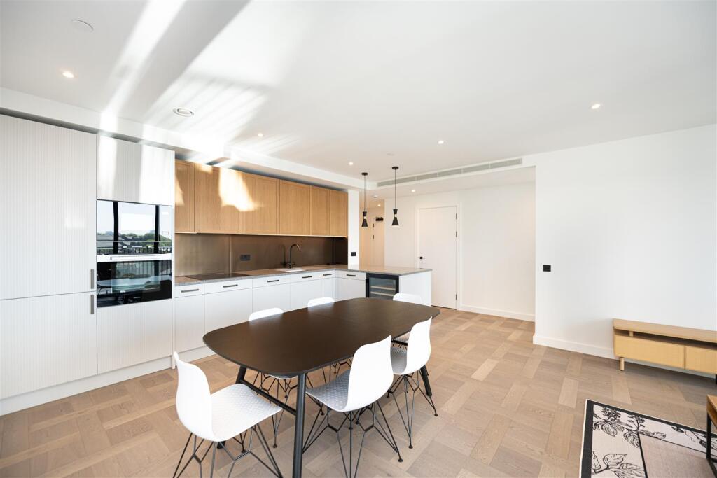 Dining area .jpg