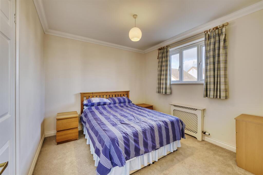 8 Jennings Close Higham-14.jpg