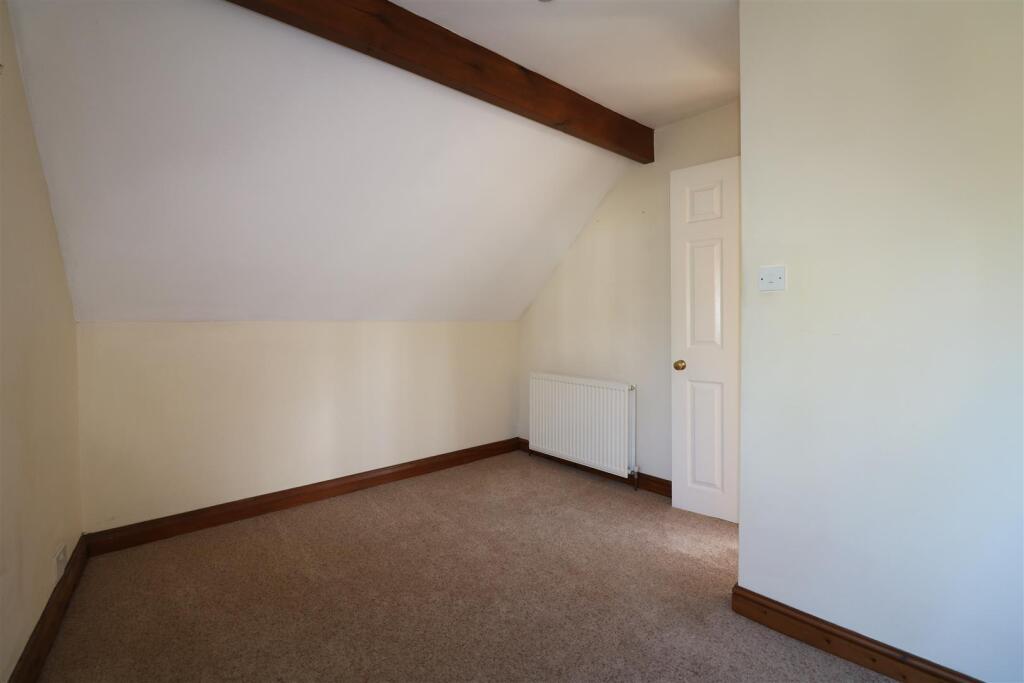 BEDROOM 1: