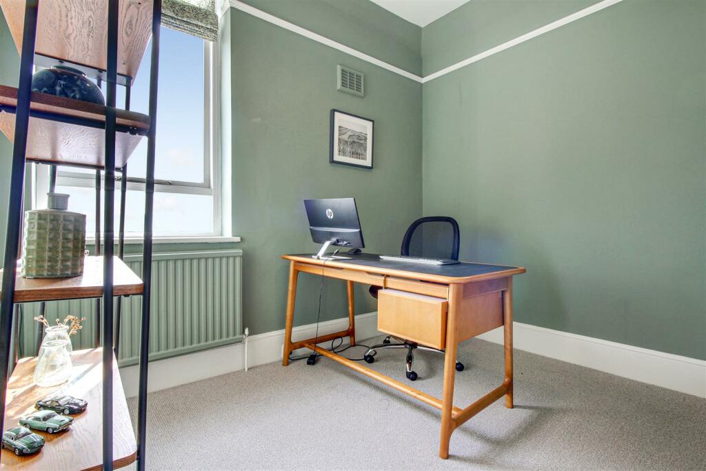 BED3 OFFICE.jpg
