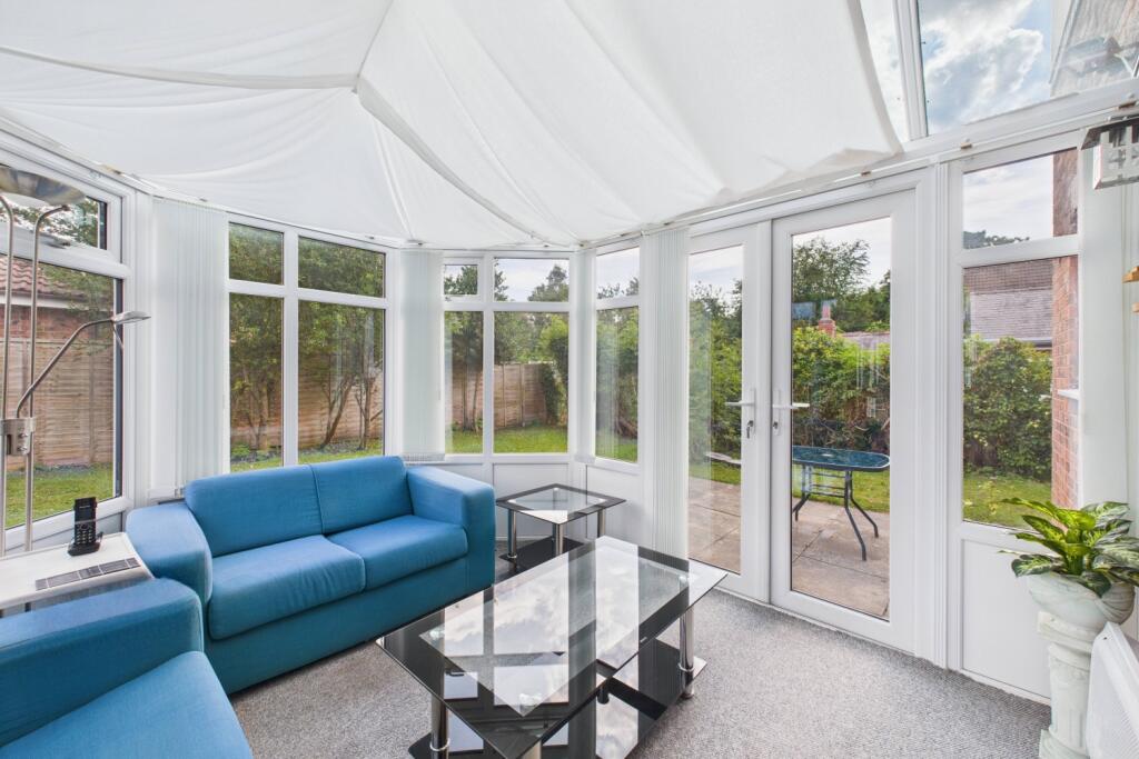 CAM03162G0-PR0305-STILL027