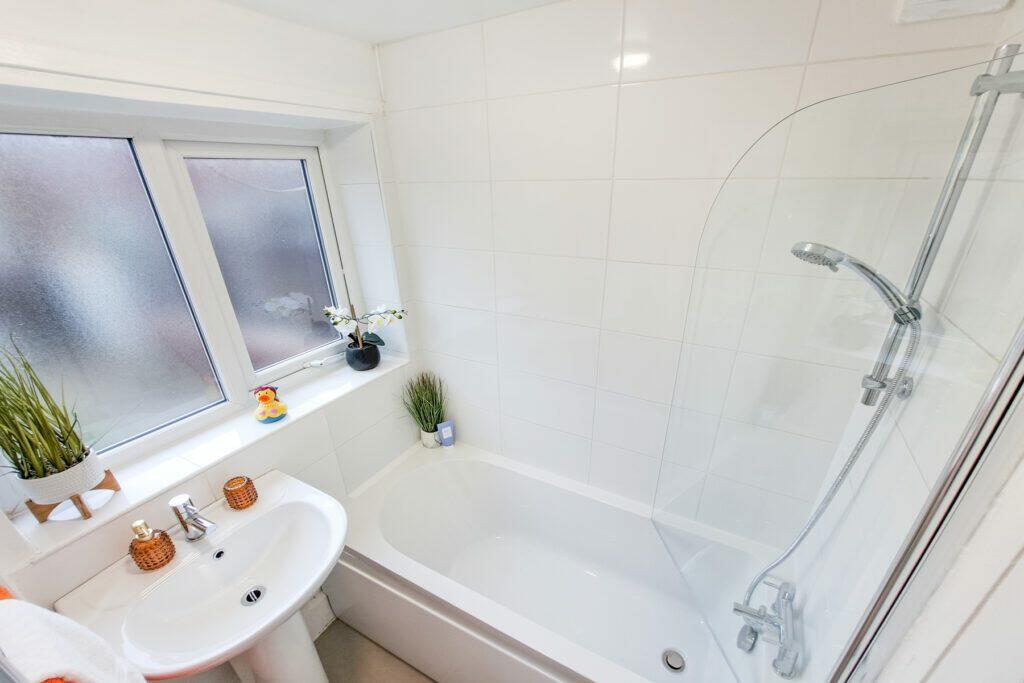 Bloemfontein Street- Bathroom