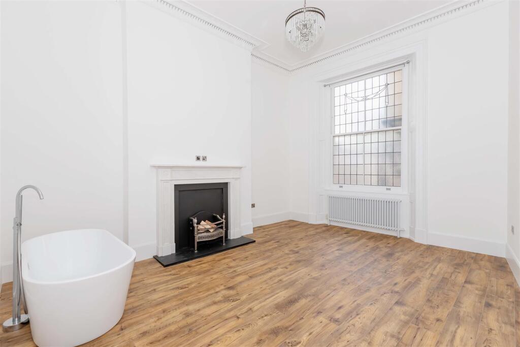 Adelaide Crescent_5.jpg