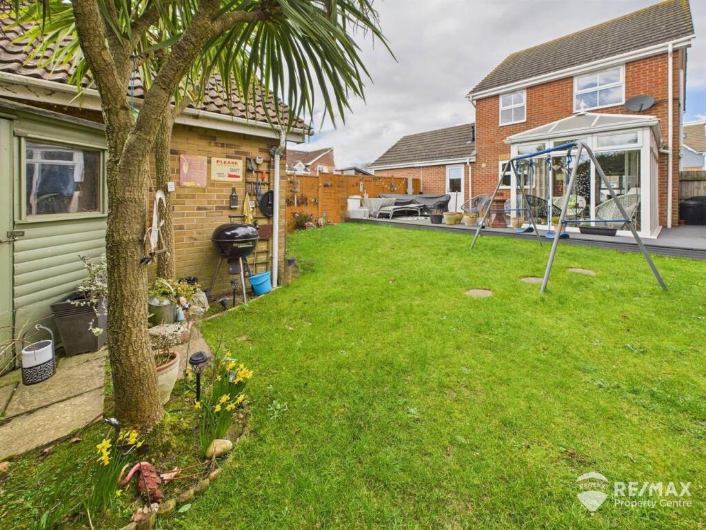 Rear Garden (2).jpg