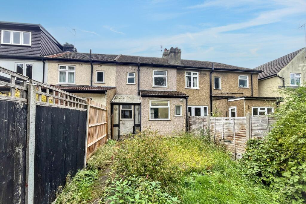 82 Hamilton Avenue, Sutton, Surrey, SM3 9RL