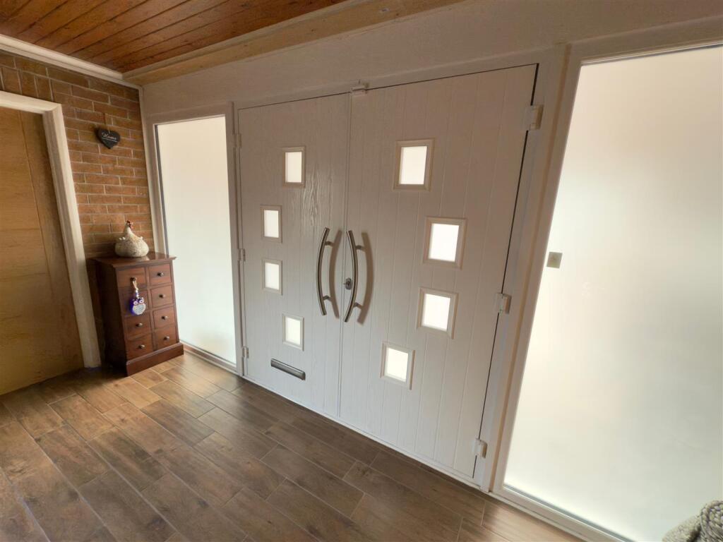 ENT DOORS.jpg