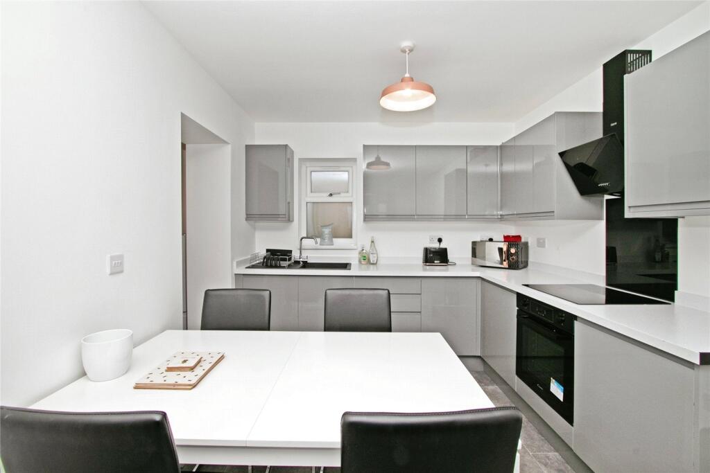 Kitchen/Dining Area